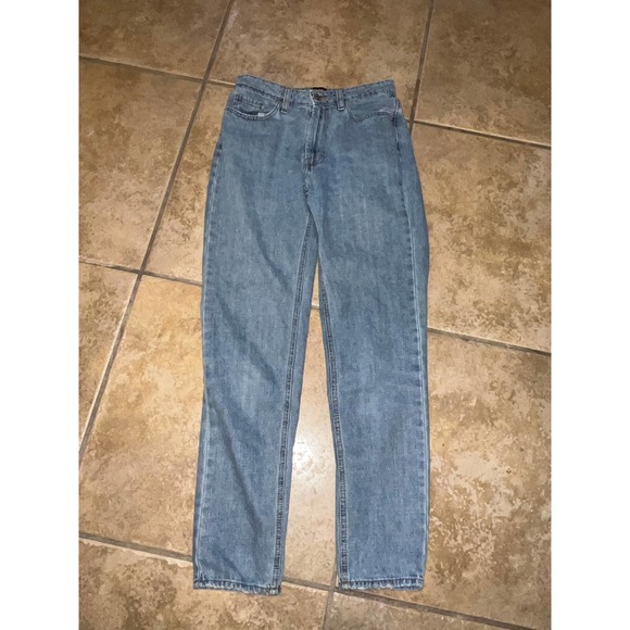BDG Denim - BDG High Rise Mom Jeans Size 26